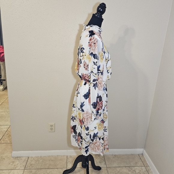 Floral Long Sleeve Dress - Picture 6 of 9